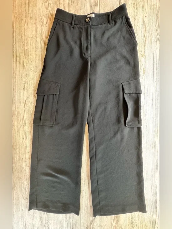 Wilfred by Aritzia Wide Leg Cargo Utility Pants in Black size 8 - Picture 10 of 10